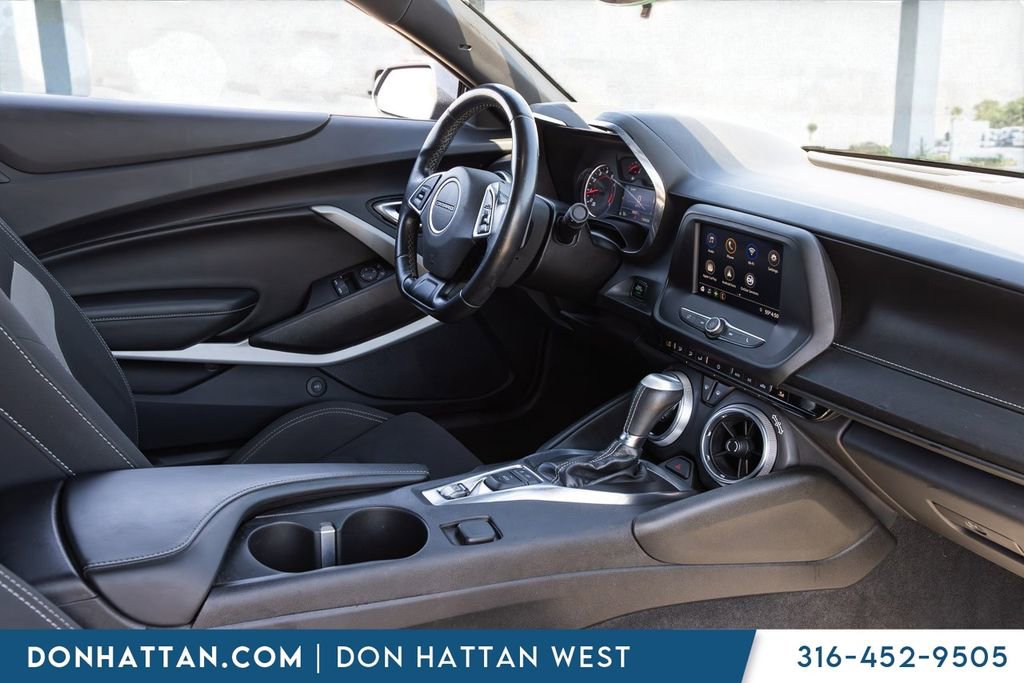 Used 2020 Chevrolet Camaro LT RWD image 17