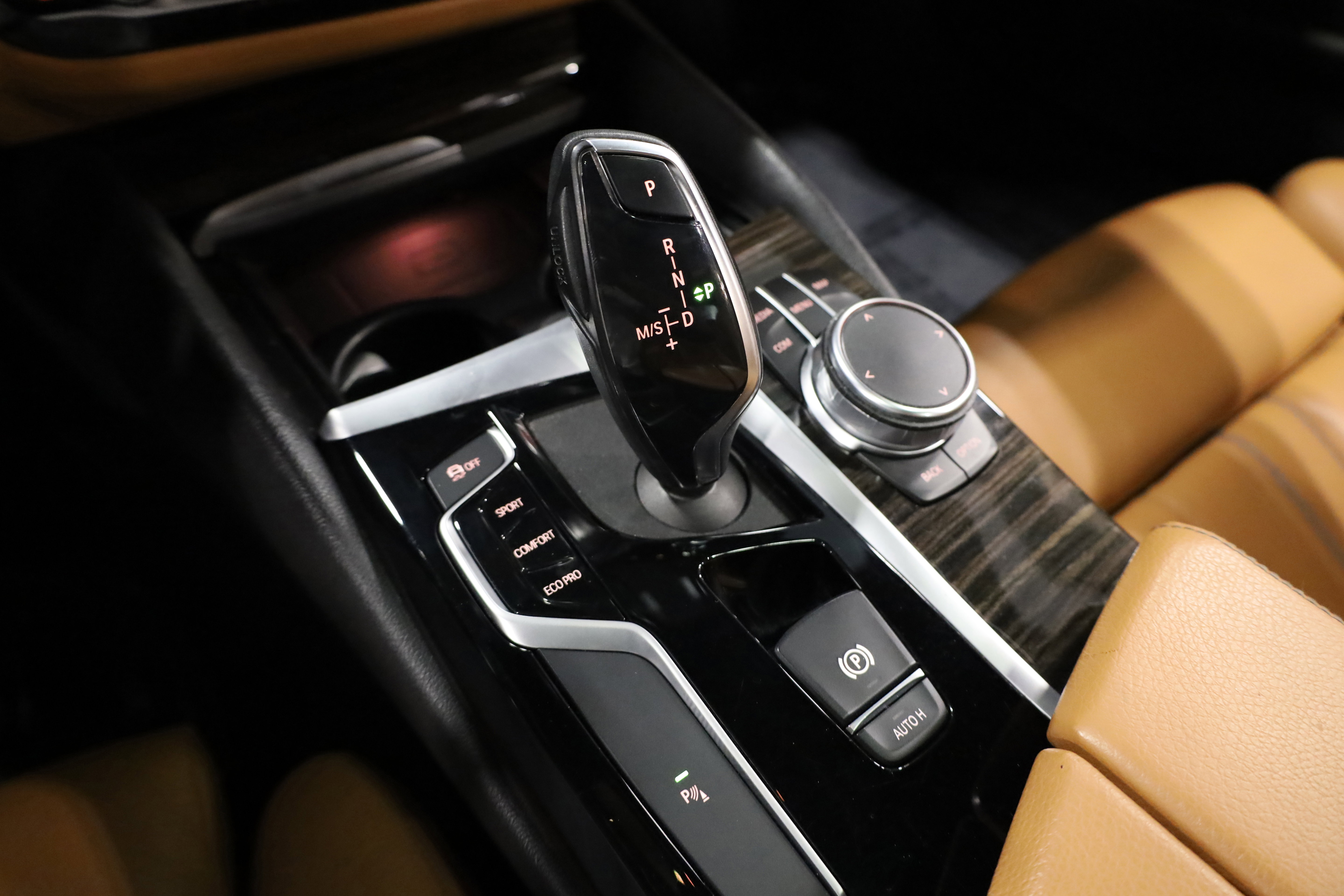 Used 2019 BMW 540i xDrive w/ Convenience Package image 31