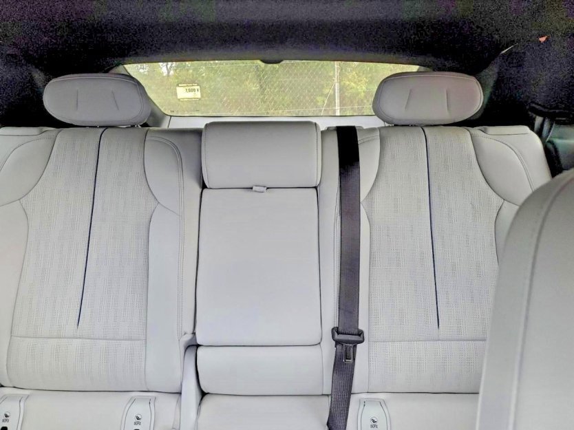 Used 2024 Cadillac Lyriq Luxury image 6