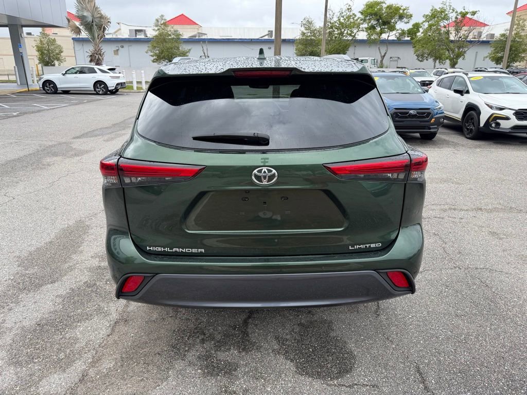 Used 2023 Toyota Highlander Limited FWD image 6