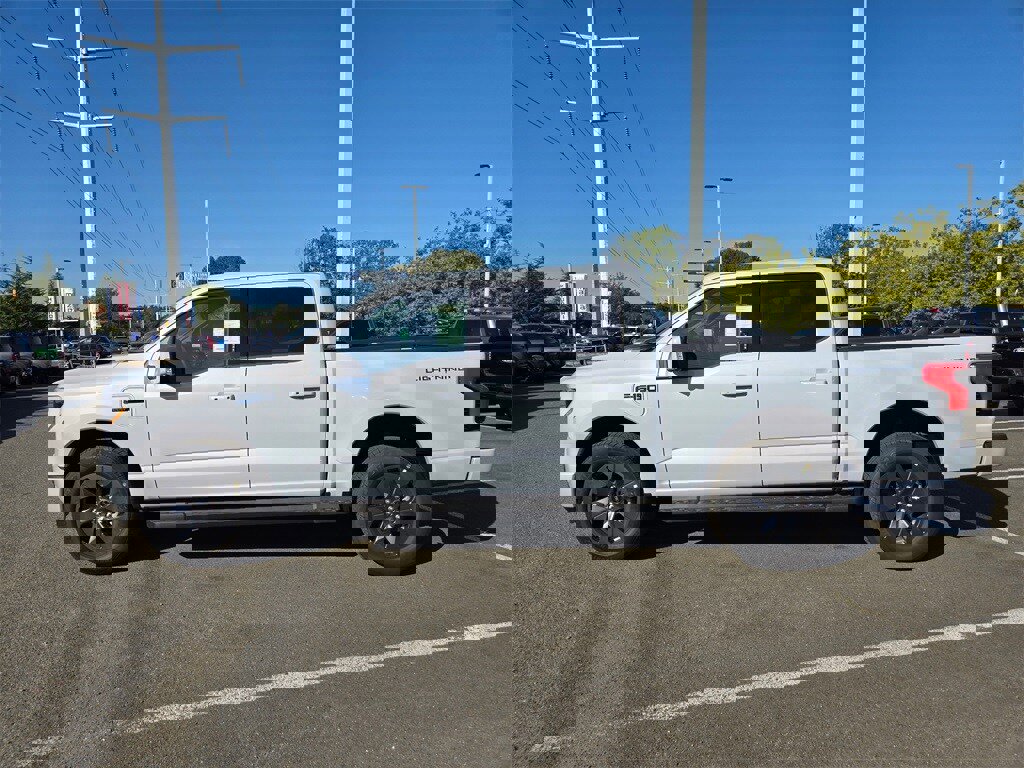 New 2025 Ford F150 Lightning Lariat image 8