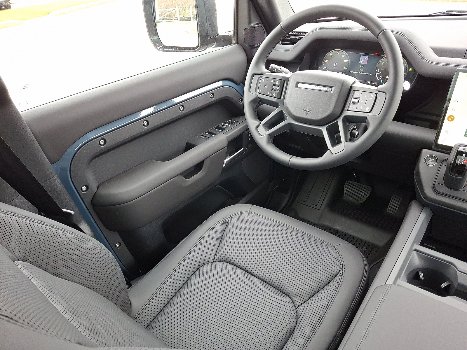 New 2026 Land Rover Defender 110 X-Dynamic SE AWD/4WD image 12