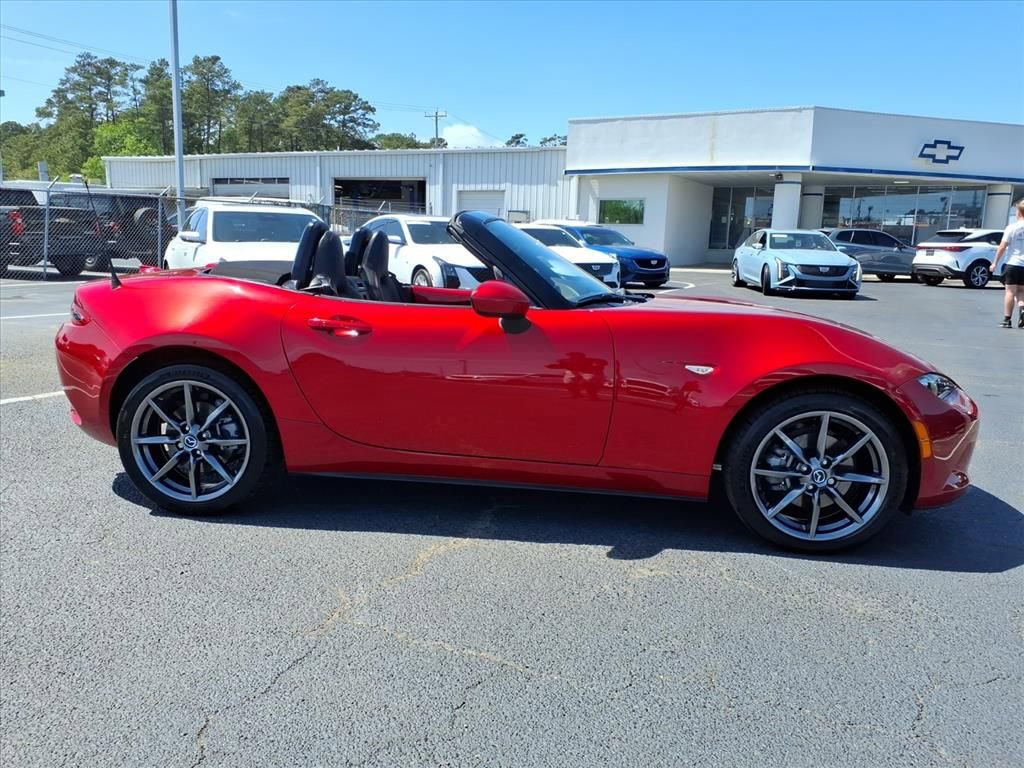 Used 2016 MAZDA MX-5 Miata Grand Touring image 2