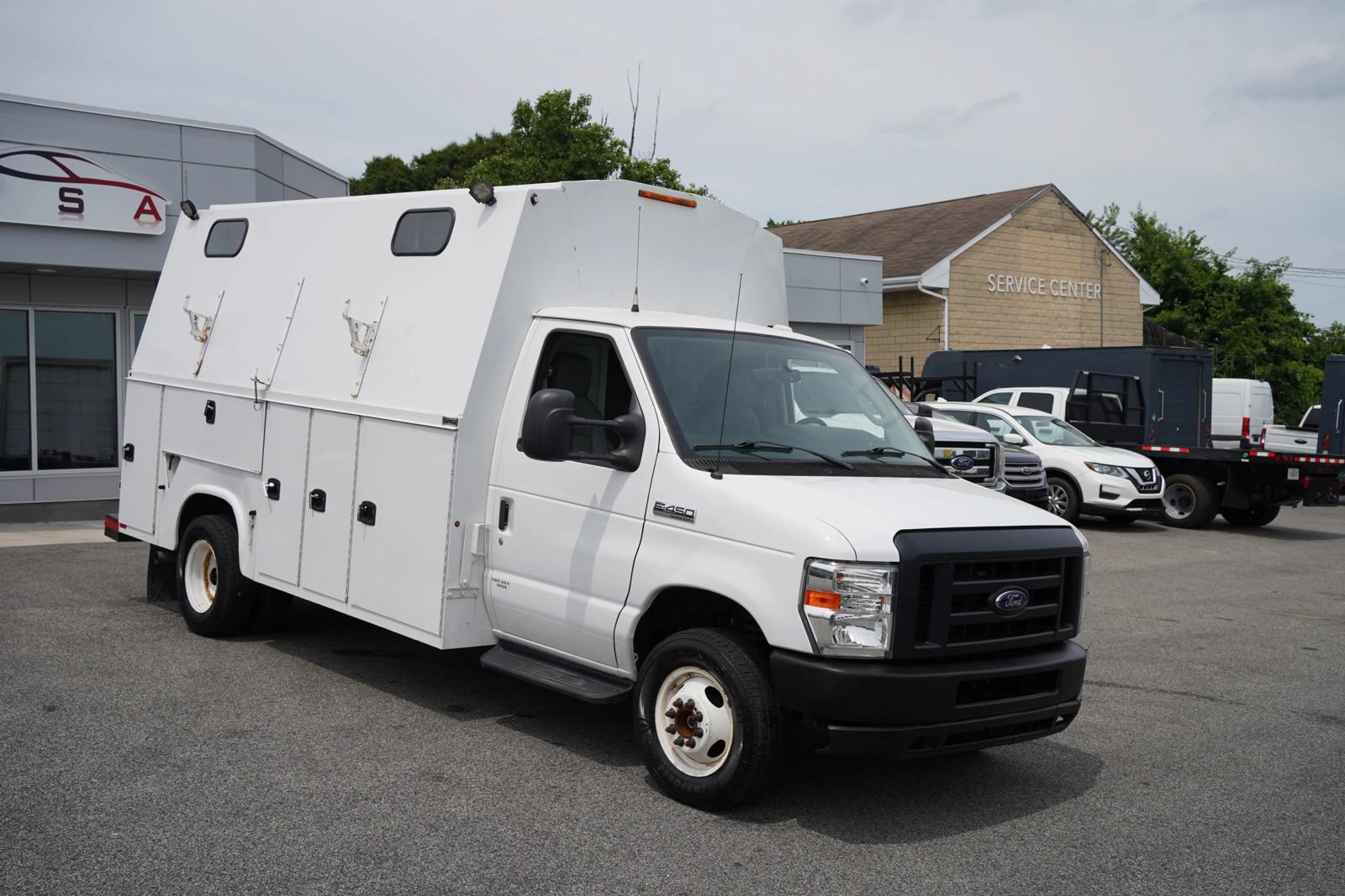 Used 2018 Ford E-450 and Econoline 450 Super Duty RWD image 8
