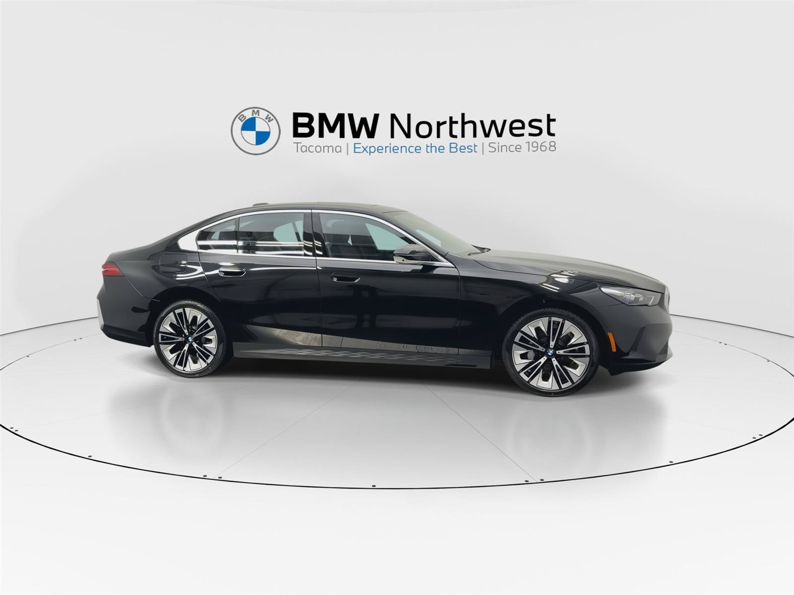 Used 2026 BMW 530i xDrive w/ Premium Package AWD/4WD image 5