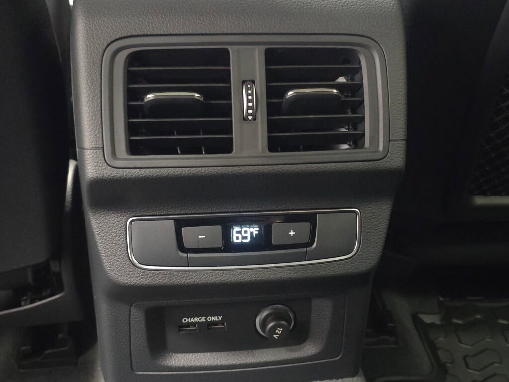 Used 2023 Audi Q5 2.0T Premium w/ Convenience Package image 19