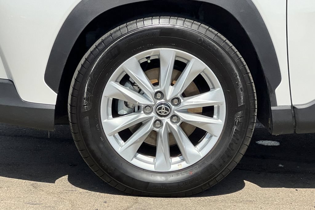 Certified 2026 Toyota Corolla Cross LE w/ Moonroof Package FWD image 29