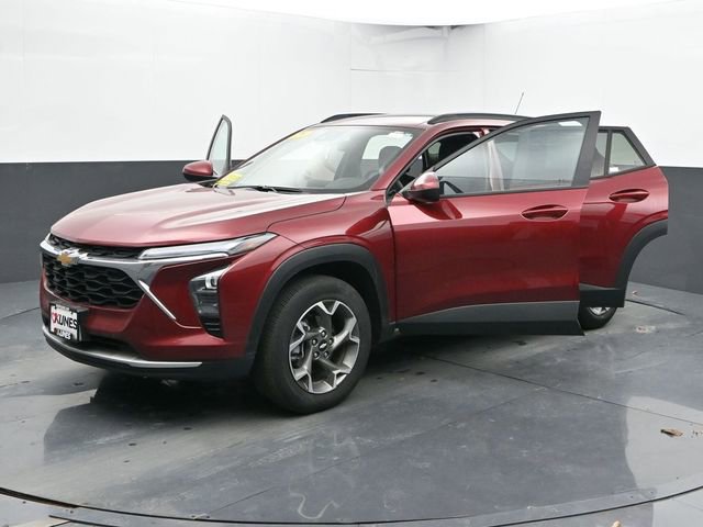 Used 2025 Chevrolet Trax LT image 54