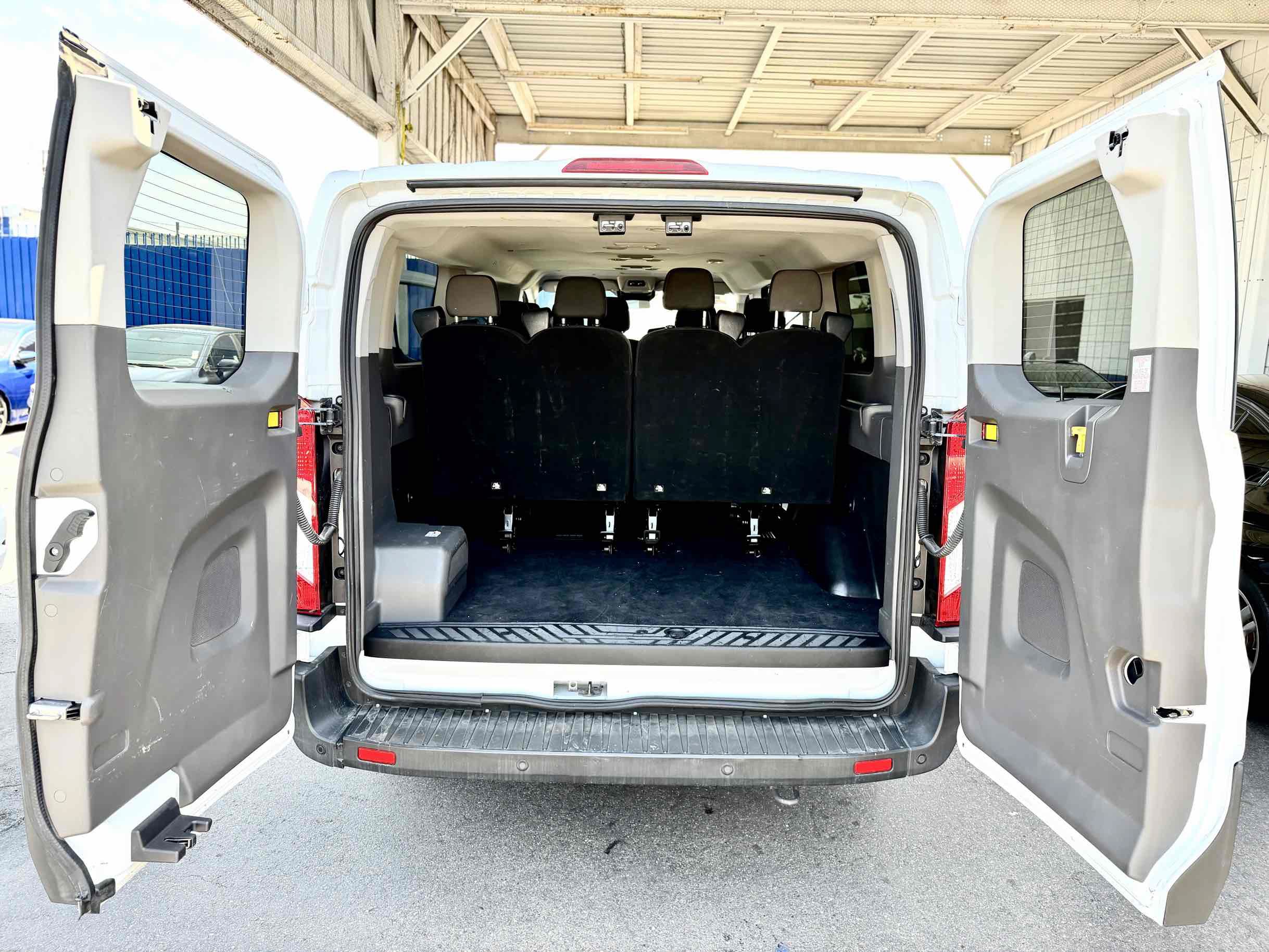 Used 2023 Ford Transit 350 XLT RWD image 9