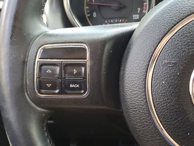 Used 2011 Jeep Grand Cherokee Laredo image 12