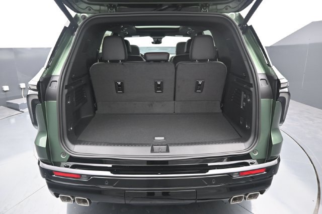 New 2027 Chevrolet Traverse RS AWD/4WD image 12
