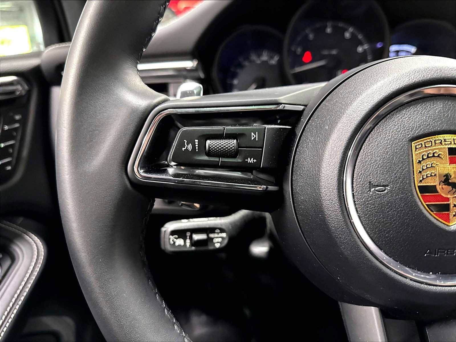 Used 2026 Porsche Macan AWD/4WD image 21