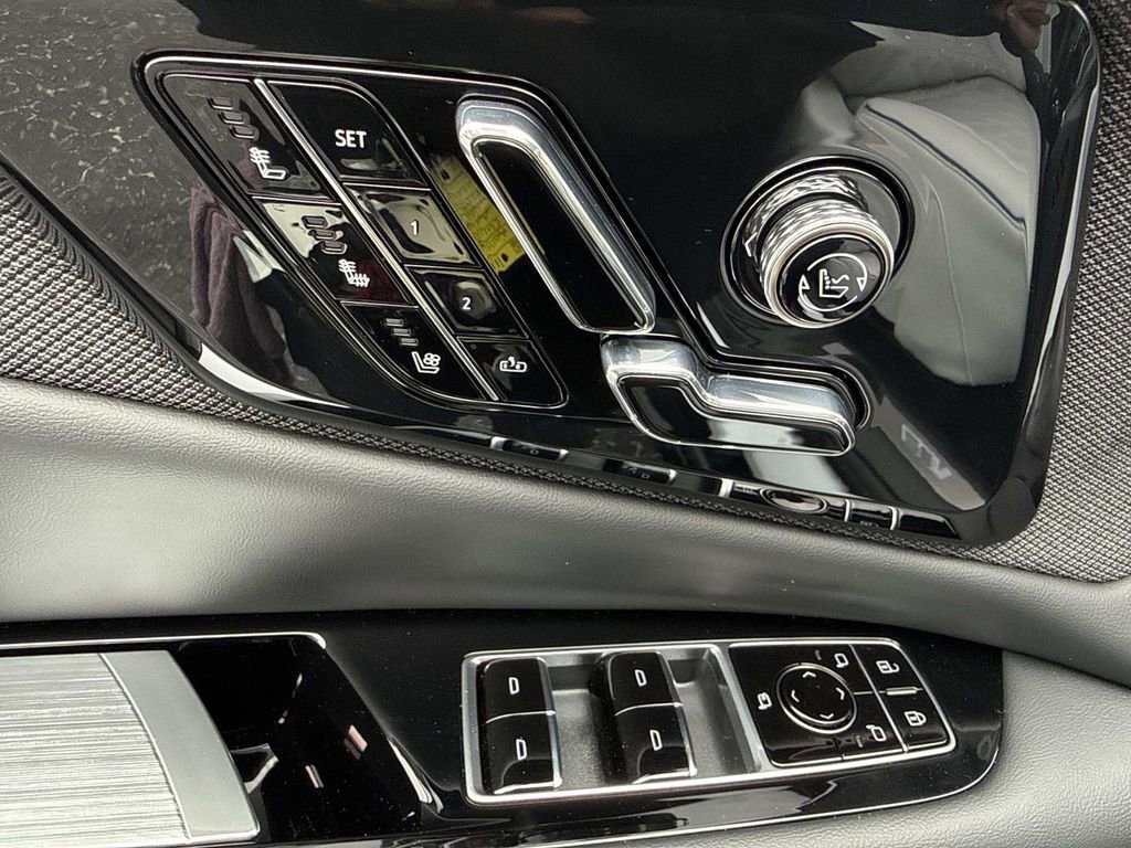 New 2026 Cadillac Optiq V image 19