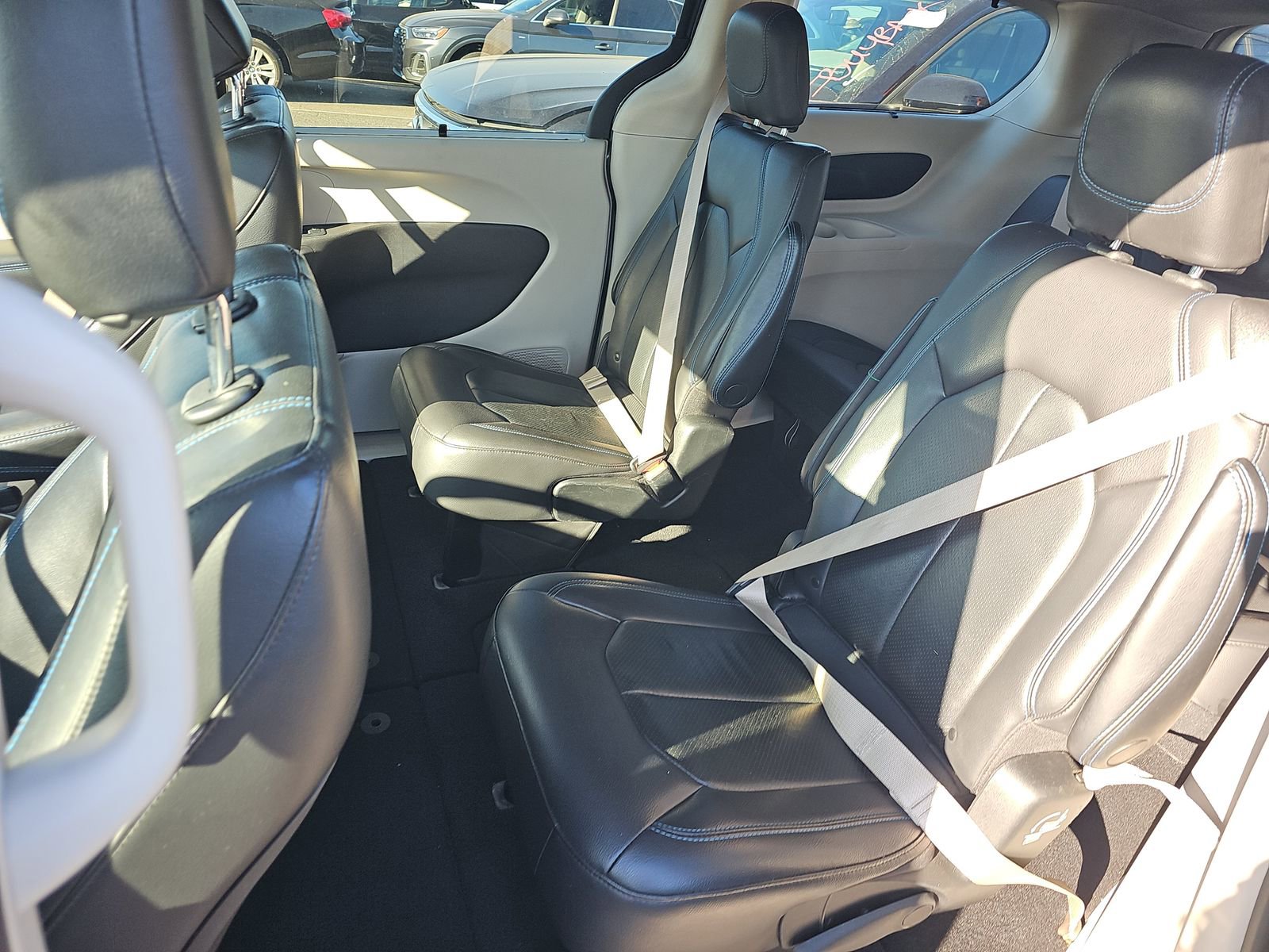 Used 2021 Chrysler Pacifica Touring-L image 17