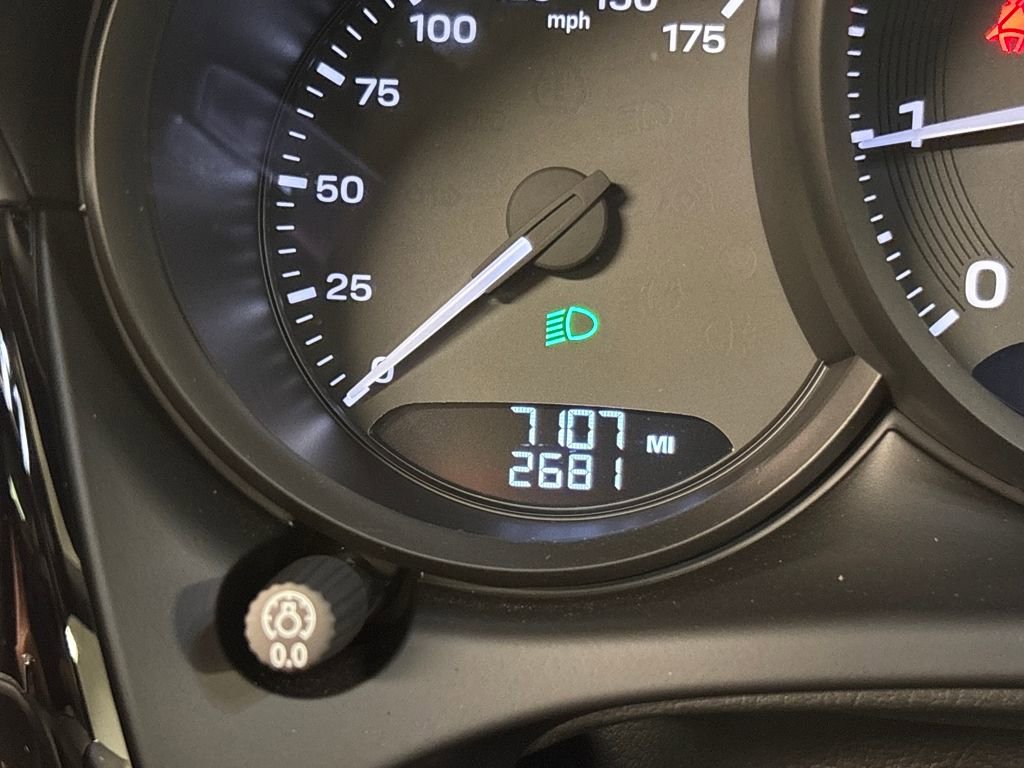 Used 2024 Porsche Macan image 33