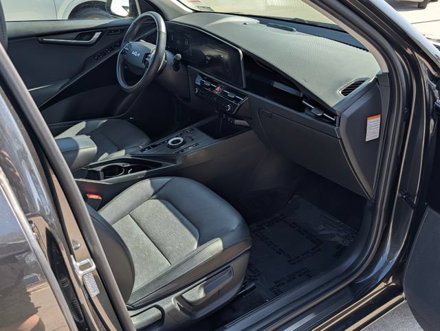 Used 2023 Kia Niro SX Touring FWD image 9