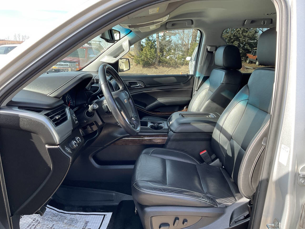 Used 2018 Chevrolet Suburban LT image 7