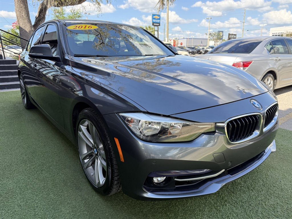 Used 2016 BMW 328i Sedan w/ Driver Assistance Package image 3
