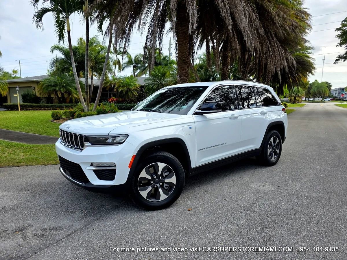 Used 2022 Jeep Grand Cherokee Limited 4xe image 12