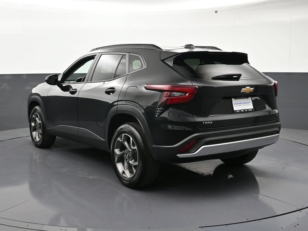 Used 2024 Chevrolet Trax LT FWD image 3