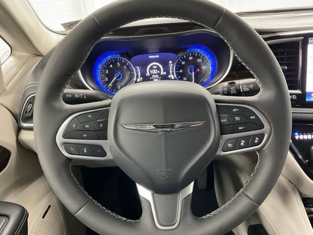 Used 2023 Chrysler Pacifica Limited w/ Uconnect Theater Family Group AWD/4WD image 20