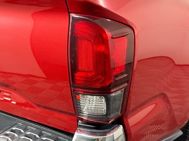 Used 2019 Toyota Tacoma SR5 RWD image 32
