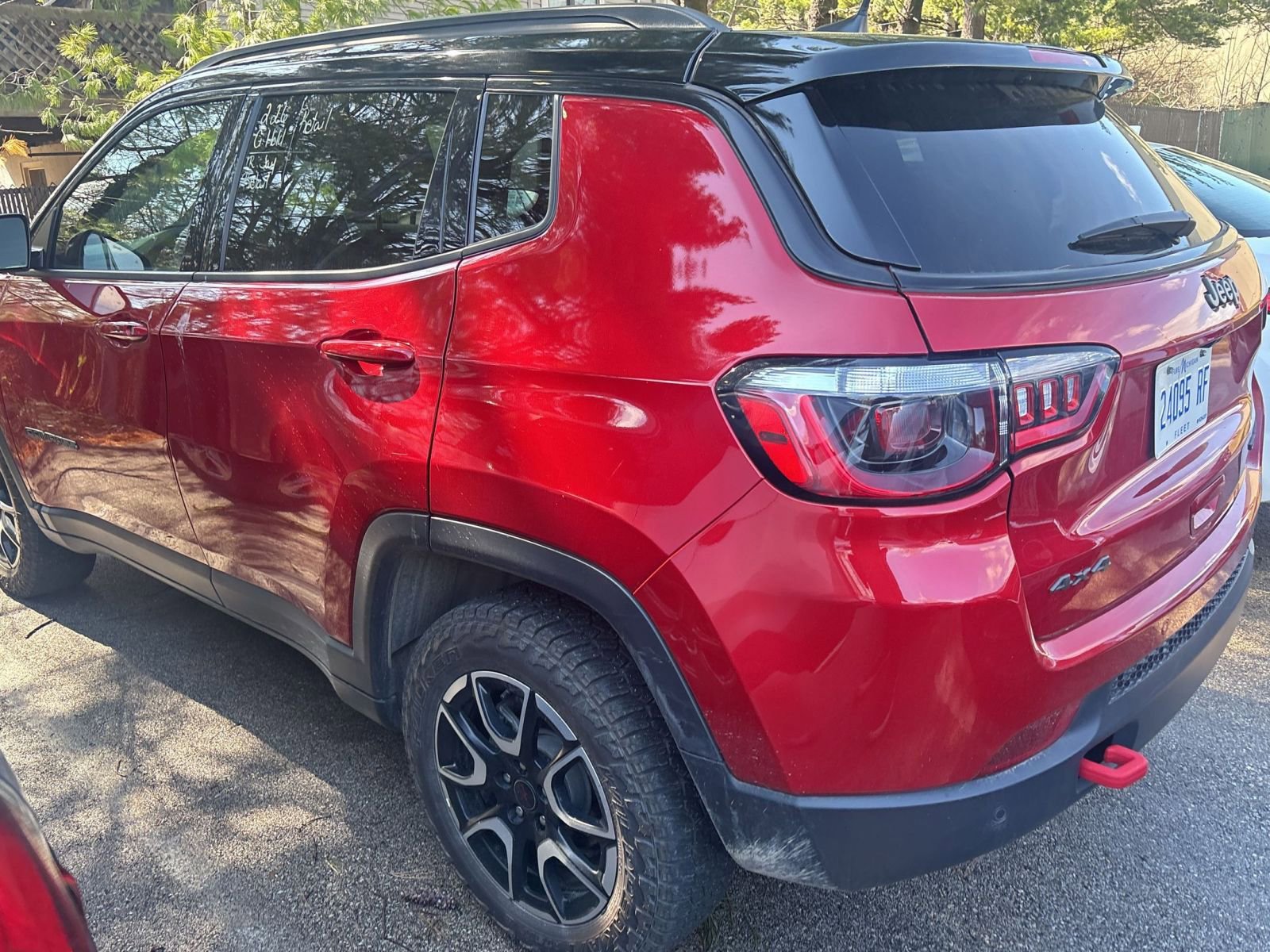 Used 2025 Jeep Compass Trailhawk image 4