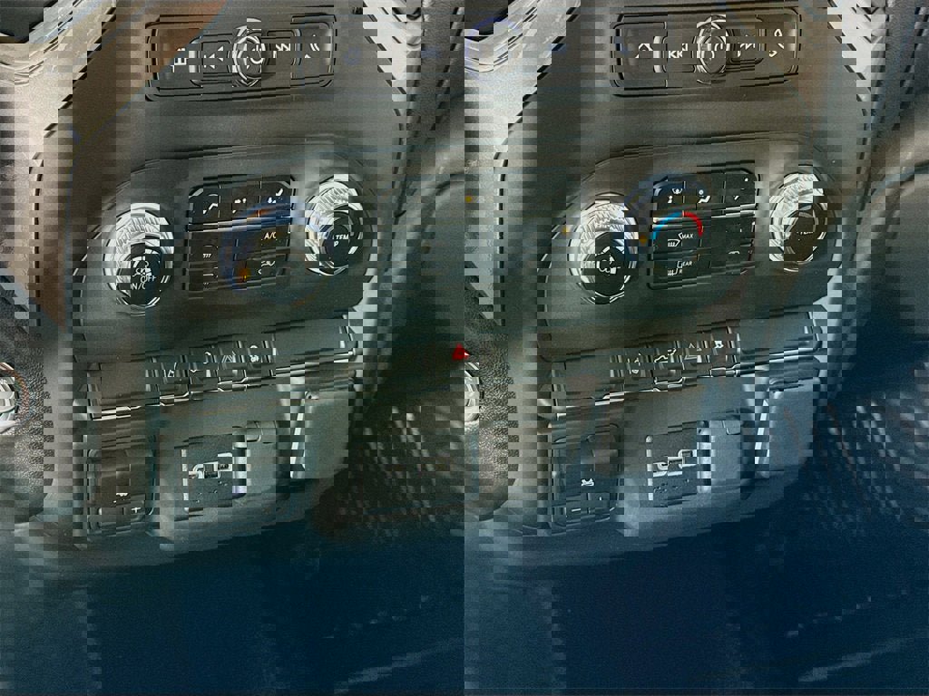 New 2025 GMC Sierra 2500 Pro w/ Convenience Package image 10