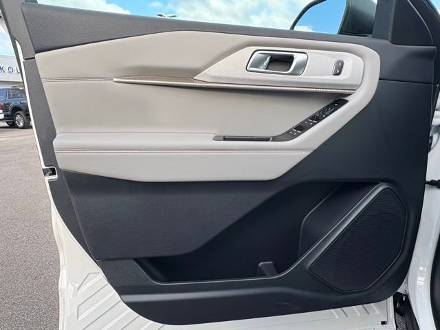New 2026 Ford Explorer Active RWD image 10