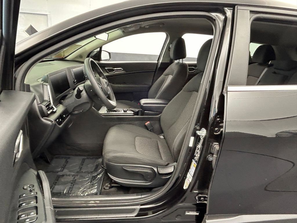 Used 2024 Kia Sportage LX image 14
