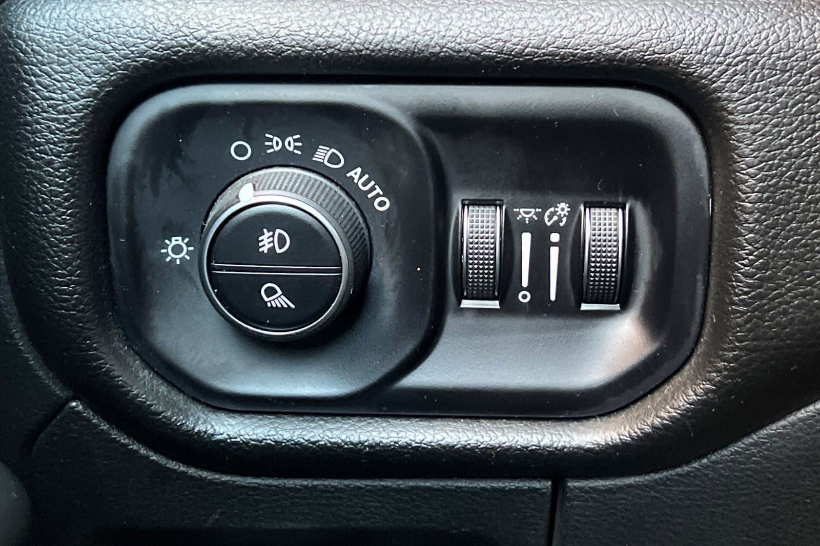 Used 2025 RAM 1500 Big Horn image 36