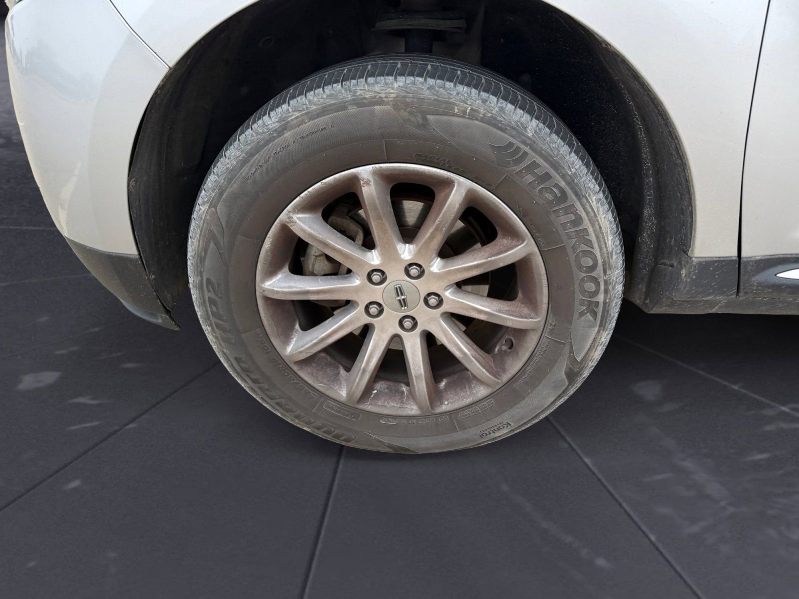 Used 2013 Lincoln MKX FWD image 14