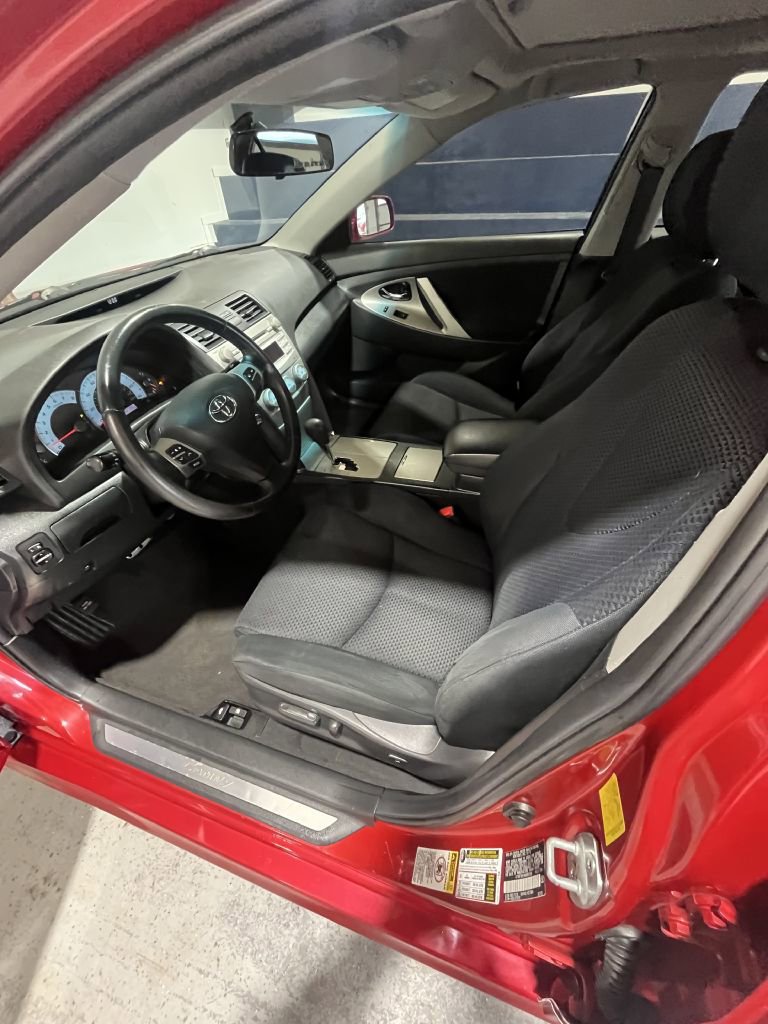 Used 2011 Toyota Camry SE w/ SE Extra-Value Pkg #1 image 5