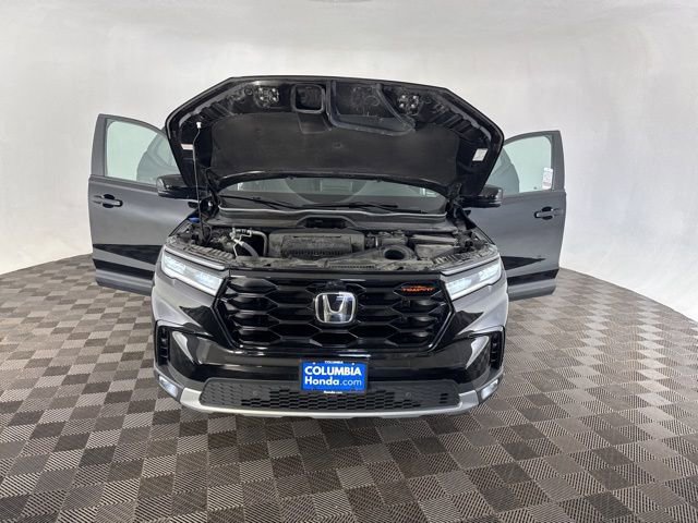 Certified 2025 Honda Pilot TrailSport image 15