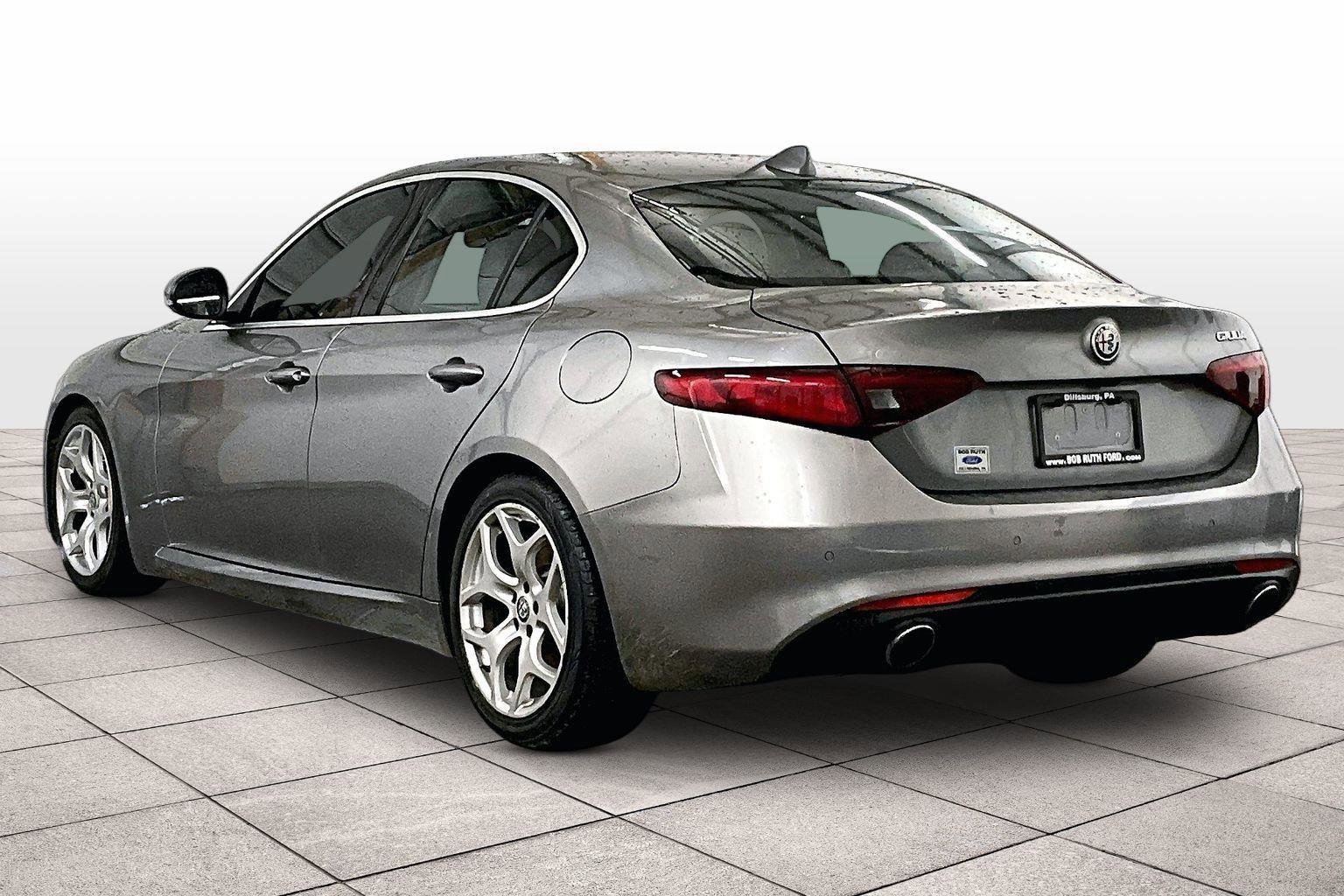 Used 2018 Alfa Romeo Giulia Ti image 12