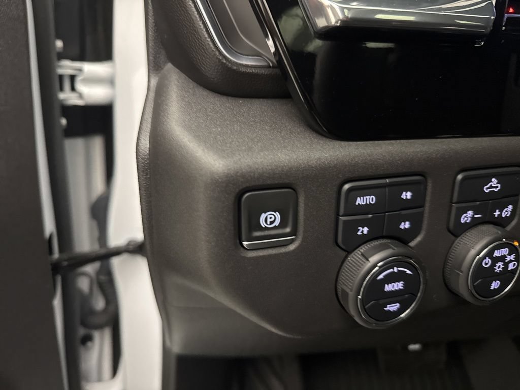 Used 2024 Chevrolet Silverado 1500 LT Trail Boss w/ Convenience Package II AWD/4WD image 23