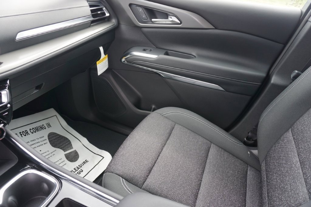 New 2025 Chevrolet Traverse LT w/ Driver Confidence Package image 31