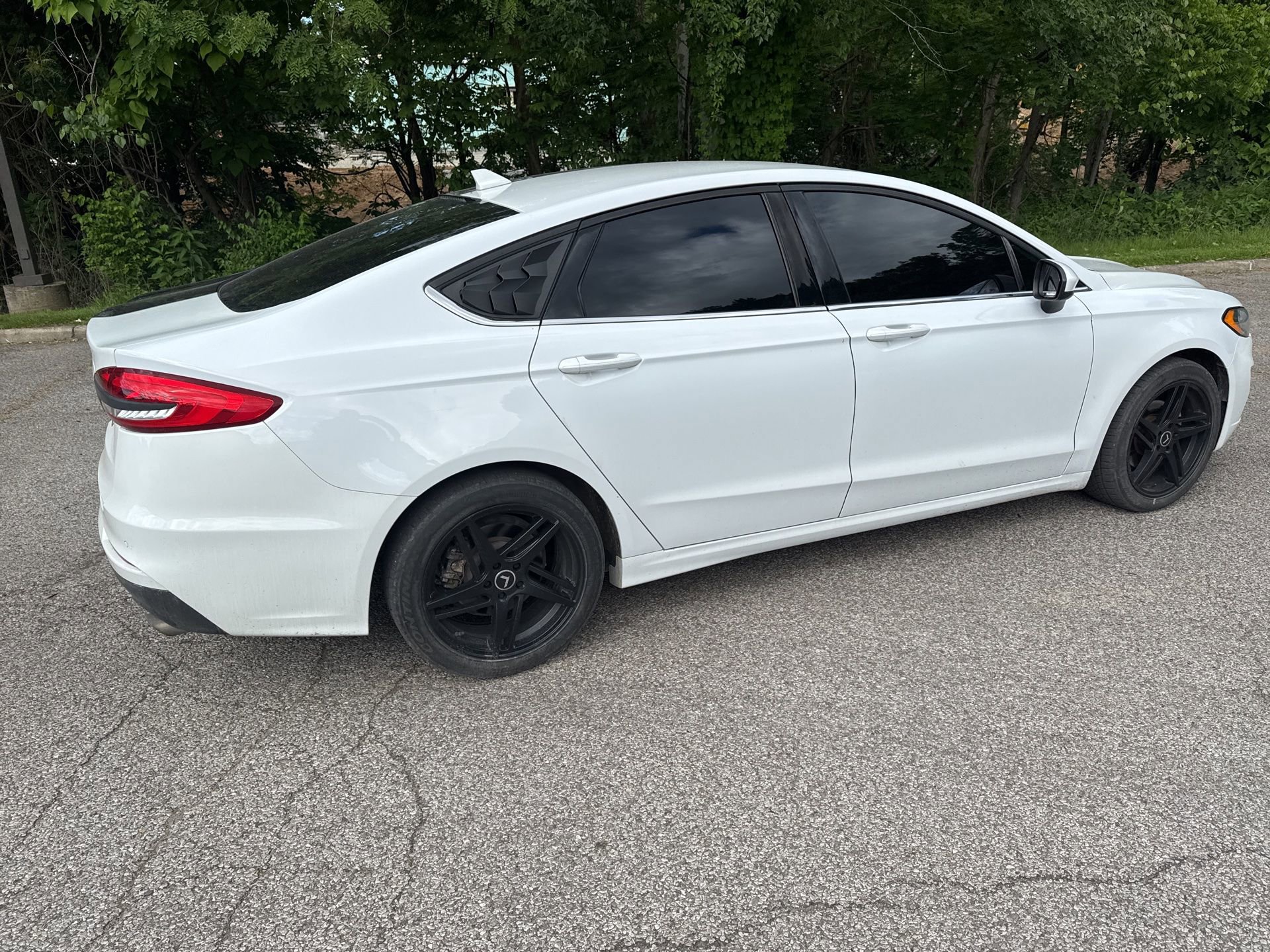 Used 2019 Ford Fusion SE FWD image 8