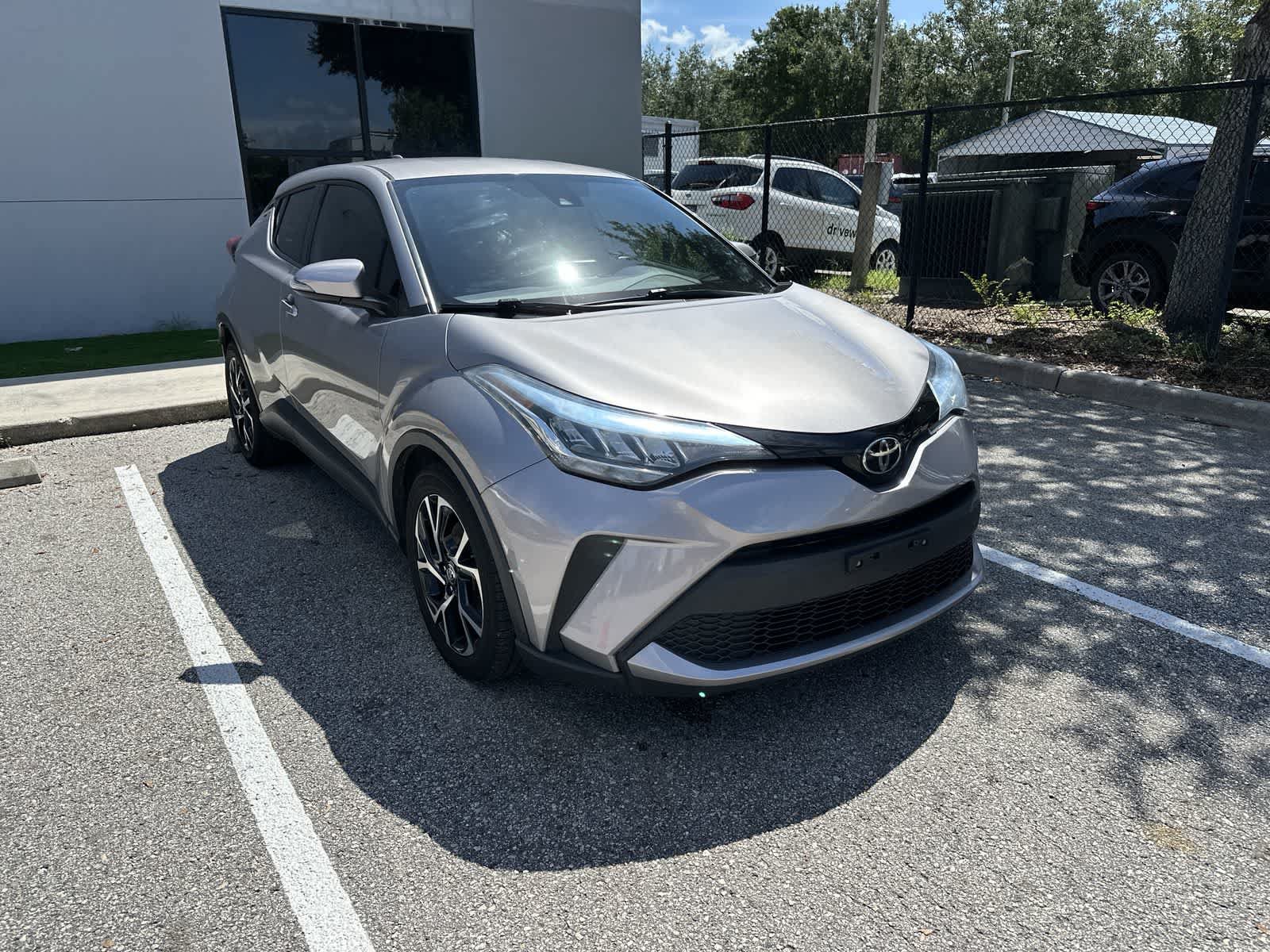 Used 2020 Toyota C-HR XLE FWD image 11