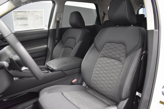 New 2025 Nissan Pathfinder SV image 5