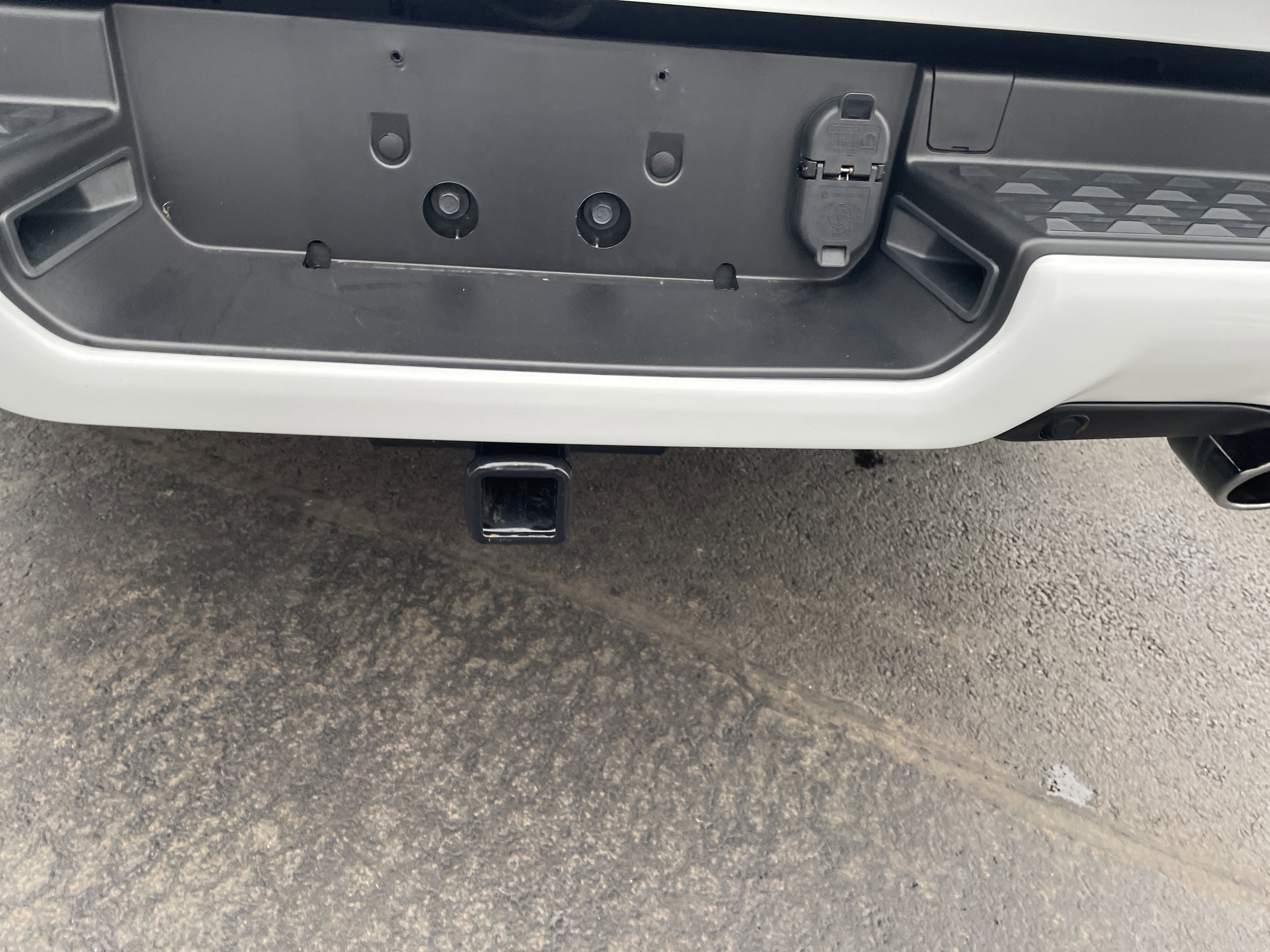 Used 2022 RAM 1500 Laramie w/ Sport Appearance Package image 5