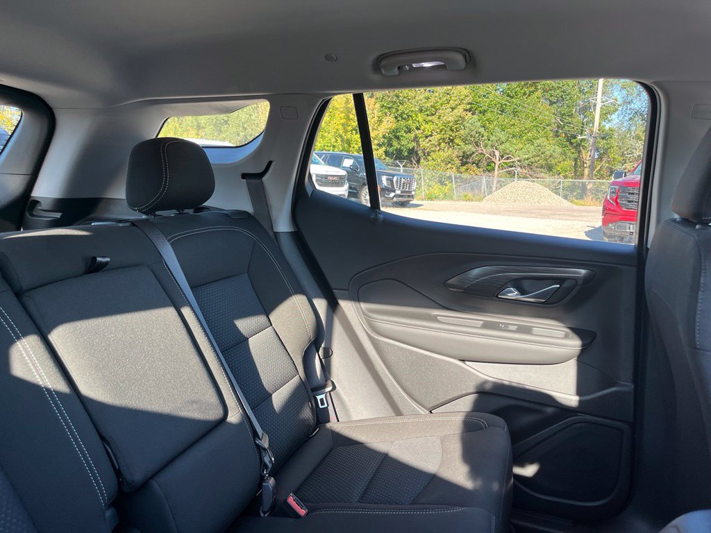 Used 2024 GMC Terrain SLE w/ Driver Convenience Package FWD image 38