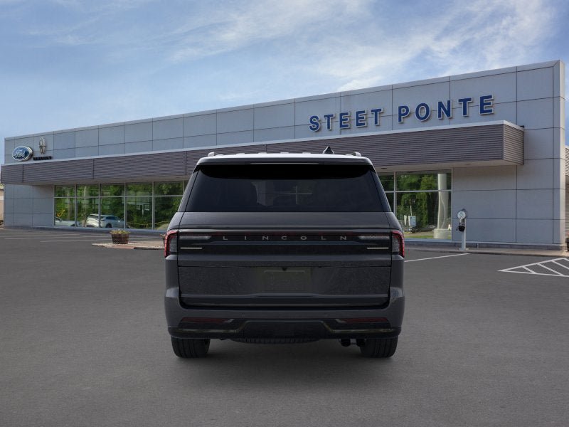 New 2026 Lincoln Navigator Reserve w/ Jet Appearance Package AWD/4WD image 5