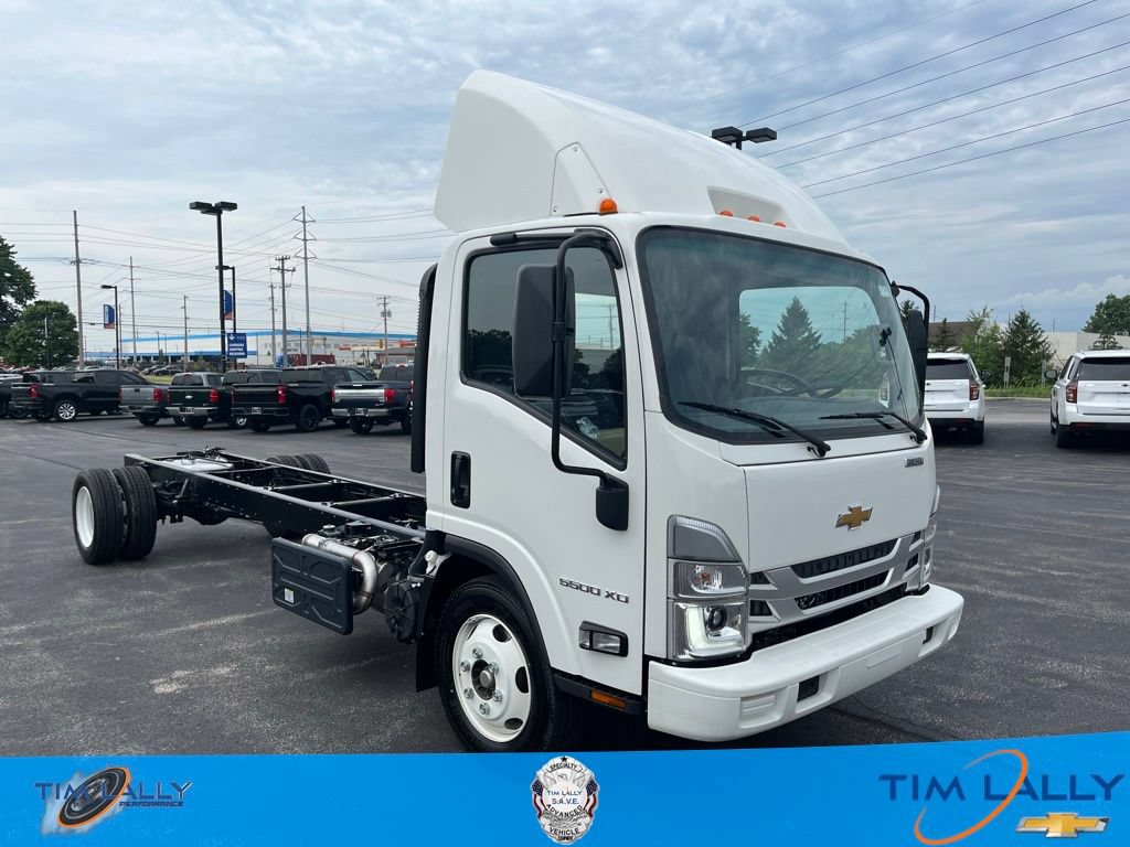 New 2023 Chevrolet Low Cab Forward 5500XD RWD image 1