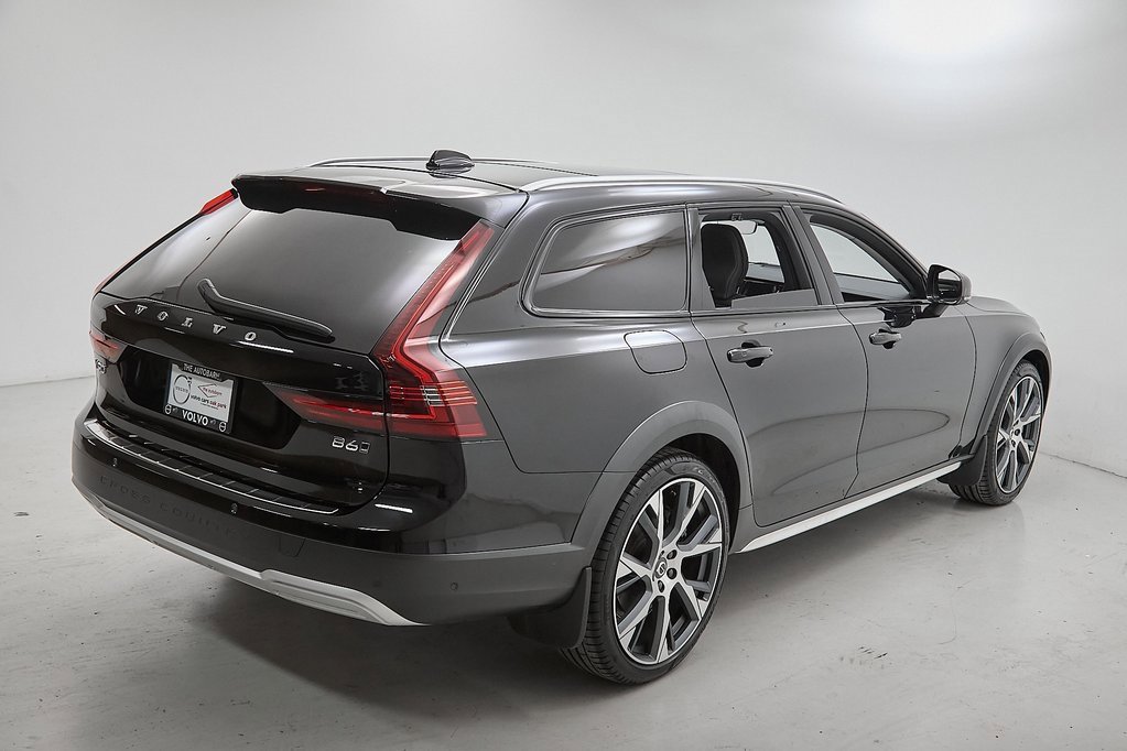 Certified 2024 Volvo V90 B6 Cross Country Ultimate image 10