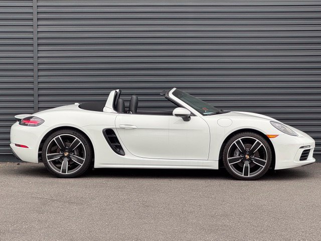 Used 2024 Porsche 718 Boxster RWD image 8