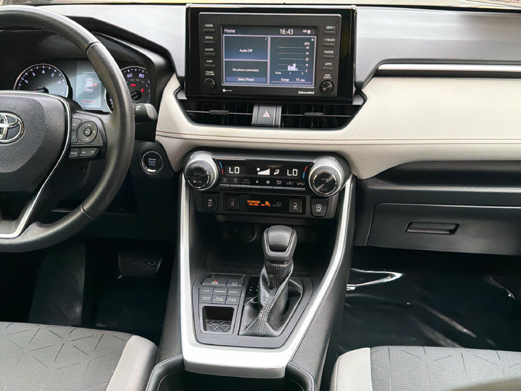 Used 2020 Toyota RAV4 XLE w/ XLE Grade Weather Package AWD/4WD image 17