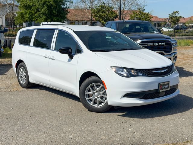 New 2026 Chrysler Voyager LX FWD video 2