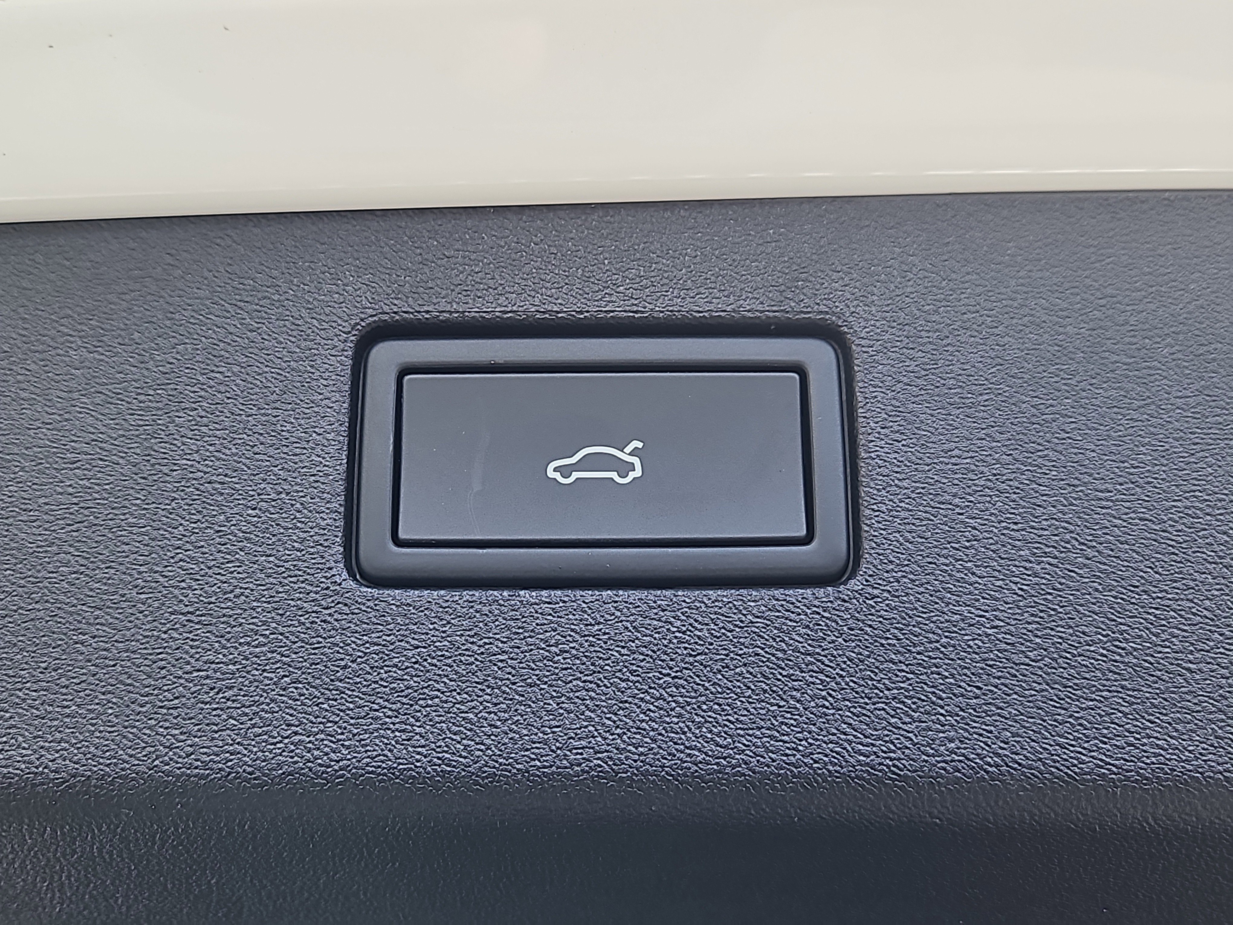 New 2026 Volkswagen Tiguan SE image 13