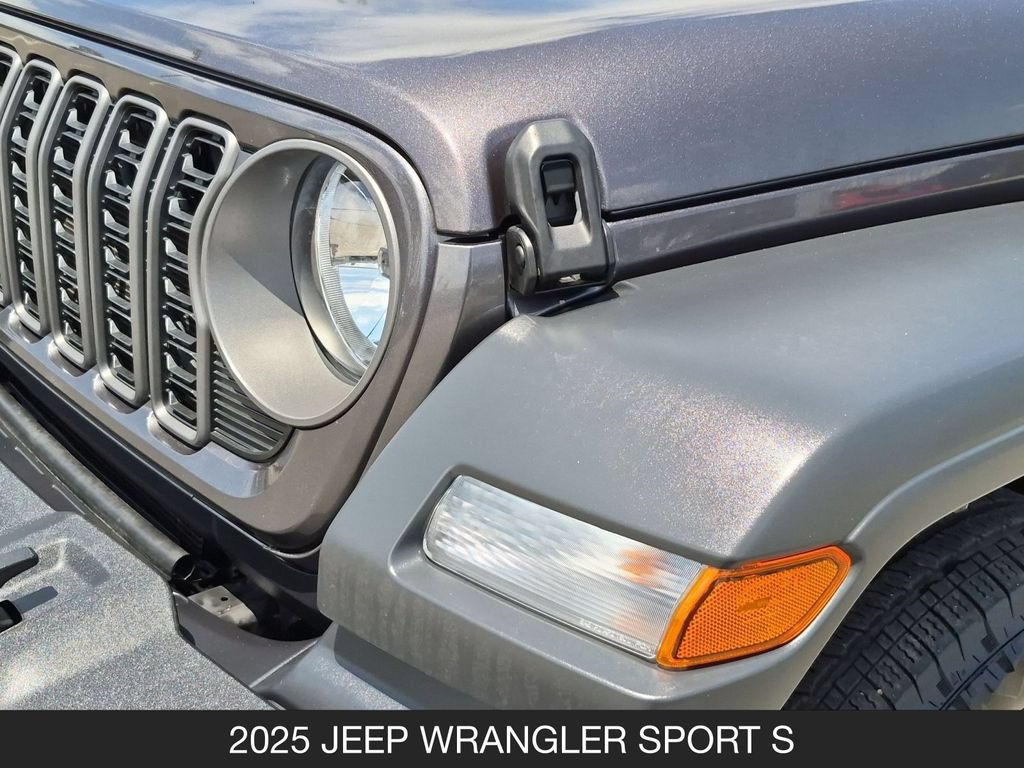 Used 2025 Jeep Wrangler Unlimited Sport AWD/4WD image 10